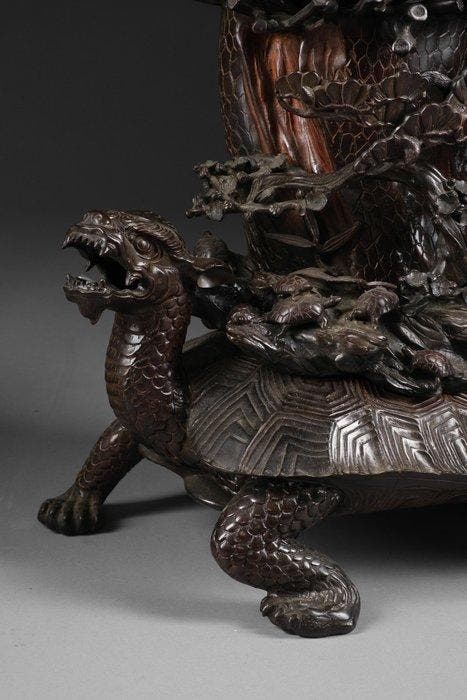 Okimono van een minogame met kraanvogels — zeer groot -, Antiek en Kunst, Antiek | Overige Antiek