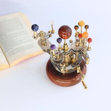 Planetarium Orrery S. Nr. 77 - Luxe orrery met stenen - 2025