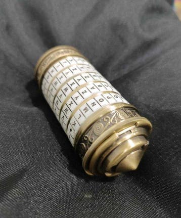 Da Vinci Code - - Film rekwisiet Die-cast metalen Cryptex, Verzamelen, Film en Tv, Nieuw