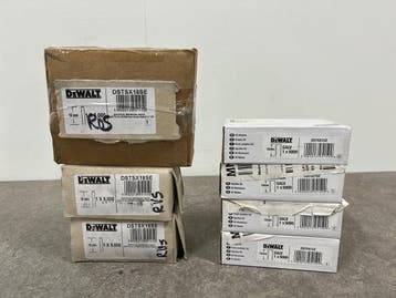 Veiling - DeWalt nietjes set 7-delig, Doe-het-zelf en Bouw, IJzerwaren en Bevestigingsmiddelen, Nieuw