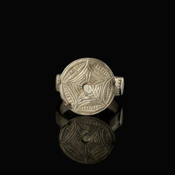 Middeleeuwen, kruisvaardersperiode Zilver Ring met Ster van