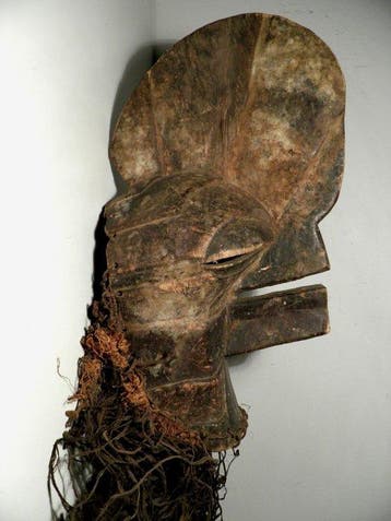Tribaal masker - Kifwebe - complete kostuumset - Songye -