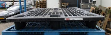 Kunststof Pallet, B122 x D102 x H15cm, zwart, Zakelijke goederen
