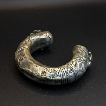 Een grote Jemenitische armband, circa 1900 - Armband