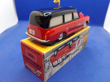 Tekno 1:43 - Modelauto - Mercedes Benz 220 S Ambulanza -, Nieuw