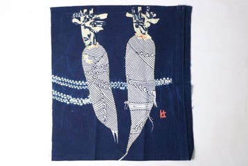Two Daikon — Appliqué en tissu indigo, fait à la main au