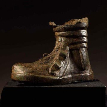 Oud-Romeins Levensgrootte van een bronzen Caliga-laars., Verzamelen
