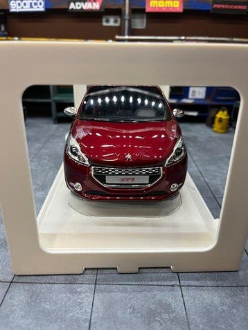 Norev 1:18 - Modelauto - Peugeot 208 GT I 2013 rouge rubis, Nieuw