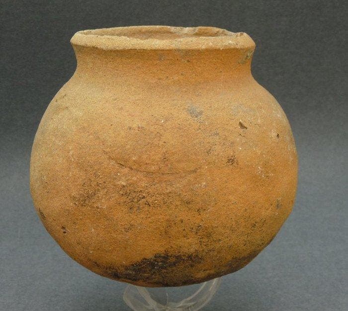 Medieval pottery 12th century Pingsdorf ball pot - 120 mm, Antiquités & Art, Antiquités | Autres Antiquités