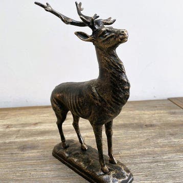 Edelhert - Figure - Fonte