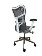 Refurbished Herman Miller Mirra 2 Bureaustoelen - Grey white, Verzenden, Zwart, Zo goed als nieuw, Bureaustoel