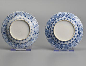 Assiette (2) - fine pair of Chinese blue and white porcelain