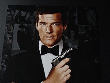 James Bond 007: For Your Eyes Only - Sir Roger Moore (+) as
