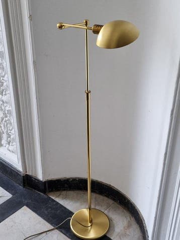 Klassische Stehleuchte – Messing-Stehlampe – Leseleuchte im