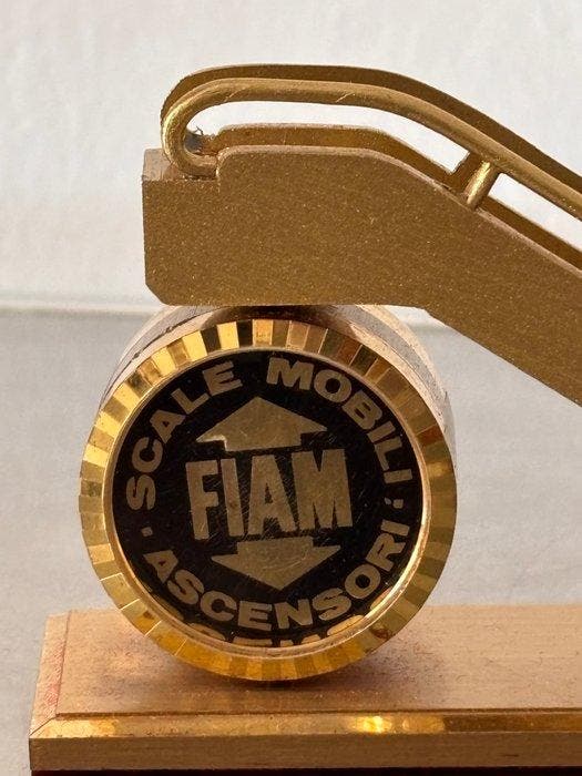 Raro modellino pubblicitario Marca FIAM - design industriale, Antiek en Kunst, Antiek | Wandborden en Tegels