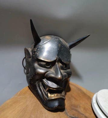 Japanse vintage gegoten ijzeren Hannya Noh-maske,
