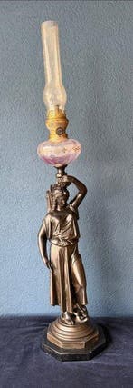 Decoratief ornament - Statue als olielamp - Frankrijk