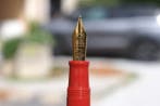 Très rare stylo plume 18 kts oversize OMAS Limited Edition