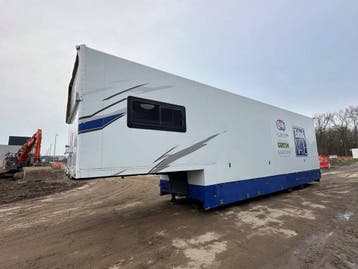 Veiling: Racetrailer- Slaap & Werkplaats Desot Oplegger 1981