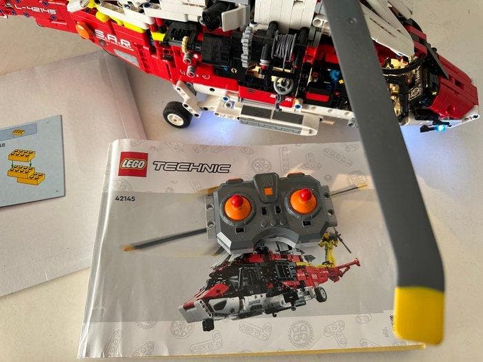 Lego Set - 42145 - Technic - Airbus H175 Rescue Helicopter, Kinderen en Baby's, Speelgoed | Duplo en Lego