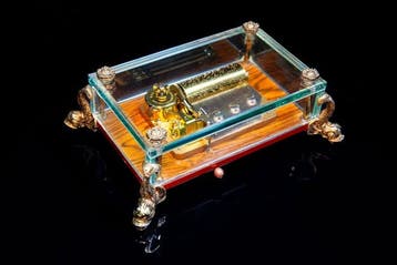 Speeldoos Reuge music box Carillon Dauphin - Boîte à musique, Antiek en Kunst