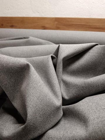 Gabardine laine pure 100 % E 415, mesure 5,90 × 1,50 m -