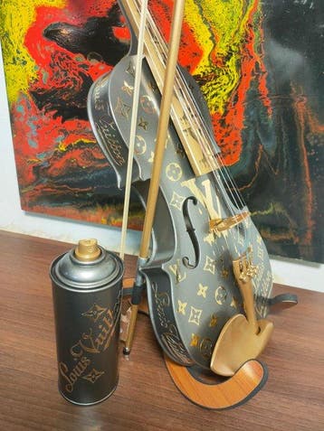 fp pop art - Louis Vuitton Violon luxury grey dark metalic, Antiquités & Art