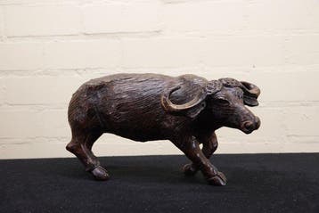 wooden cape buffalo statue Taxidermie replica montage -