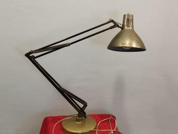 lLxo - Lampe de table - BREVET DES ÉTATS-UNIS n° 2787434 -
