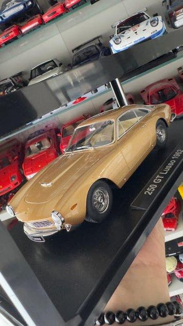 KK-Scale 1:18 - Modelauto - Ferrari 250 GT Lusso (1962)