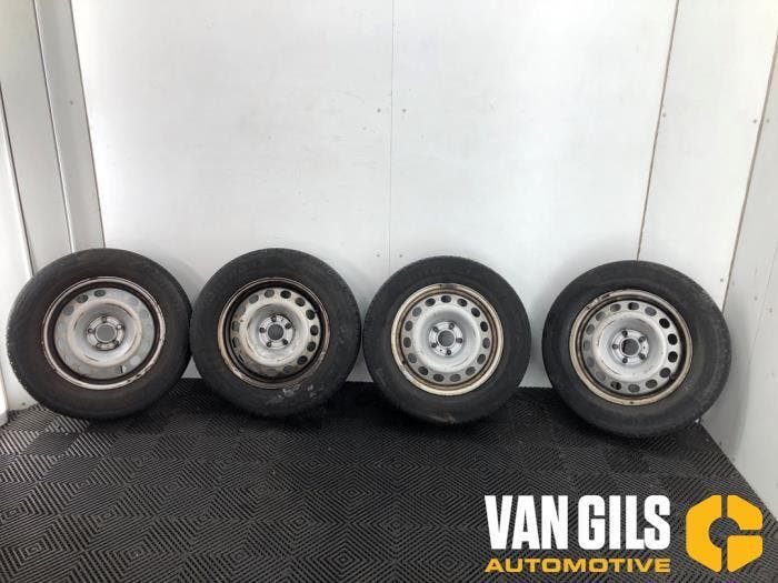 Velgen set + banden Peugeot Expert O288160, Autos : Pièces & Accessoires, Suspension & Châssis