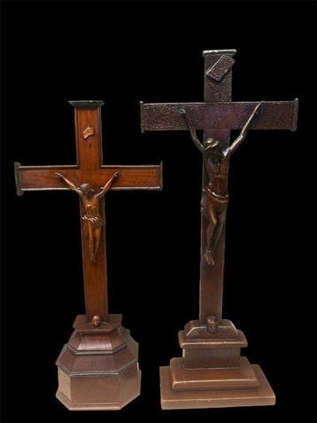 Crucifix (2) - Hout - 1800-1850 - 2 houten Crucifix