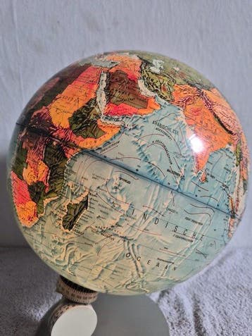 Globe - 1960-1970