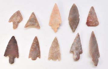 Neolithisch Jasper, Flint Prachtige 10 Arrowheads AA++