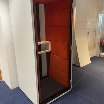 Mikomax Hush phone, akoestische telefooncel, Bureau