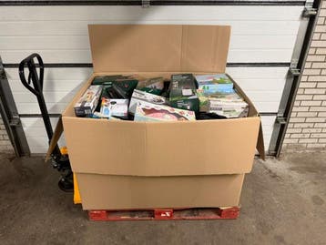 Veiling - Mixpallet BOMVOL met overstock (ca.400 stuks) Alle, Zakelijke goederen, Stock en Retail | Partijen goederen