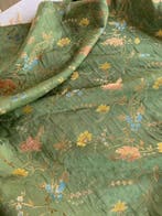 Elegante tessuto damascato floreale di manifattura San