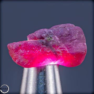 Natuurlijke zeldzame Padparadscha-saffier – Ruw kristal met