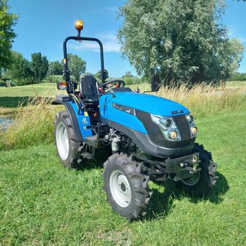 SOLIS S22 6+2 4WD ROPS S Demo BJ2023 met slechts 14 uur