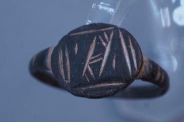 Medieval, Crusaders bronze Ring with Abstract geometric