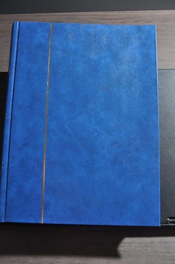 Accessoires - 4 gros stockbooks (32/64) avec des pages, Gestempeld