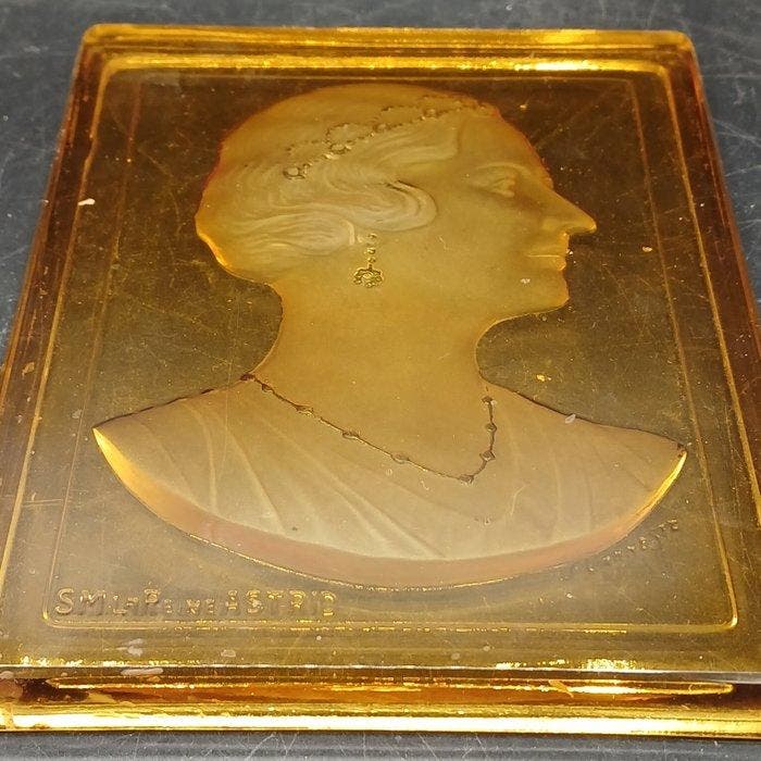 Val Saint Lambert - Vaas - Kristal - VSL LUXVAL REINE ASTRID, Antiquités & Art, Art | Objets design