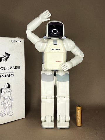 Honda - Speelgoed robot Figure of “ASIMO,” a Pioneer in
