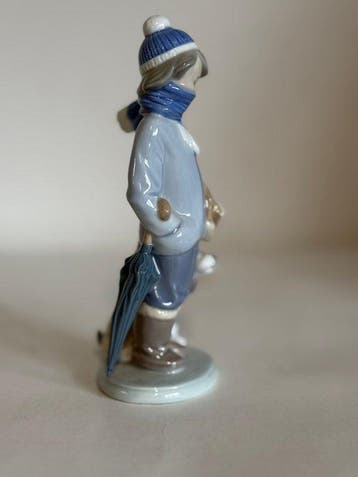 Lladró - Figurine - Winter - Invierno Infantil #5220 -