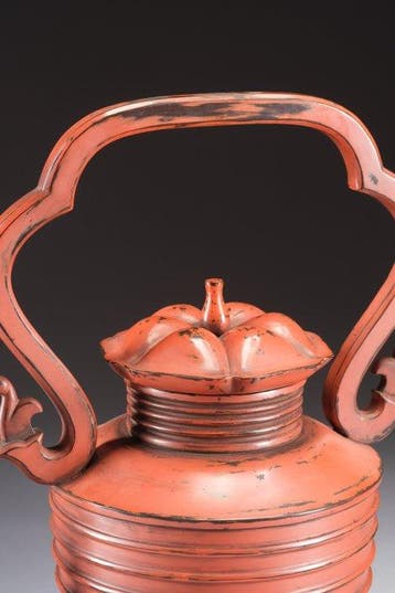 Negoro-nuri-stijl gietkan voor heet water - Gelakt hout -
