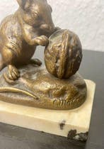 Clovis-Edmond Masson (1838-1913) - Sculpture, Muis met, Antiek en Kunst