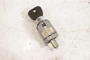 BMW E23 7 Serie OEM Kofferbak / achterklep slot met sleutel, Ophalen of Verzenden, Nieuw