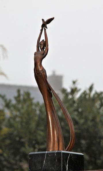 Statue, release the bird - 39 cm - bronze et marbre