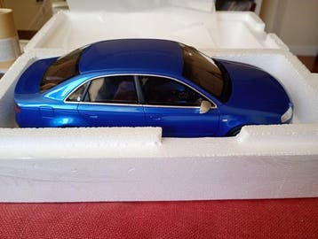 Otto Mobile 1:18 - Model sportwagen - Audi RS 4 B7 Sedan
