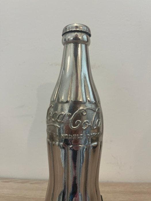 Coca Cola - sculptuur, Trophée Coca-Cola - 22 cm - Staal,, Antiek en Kunst, Antiek | Wandborden en Tegels